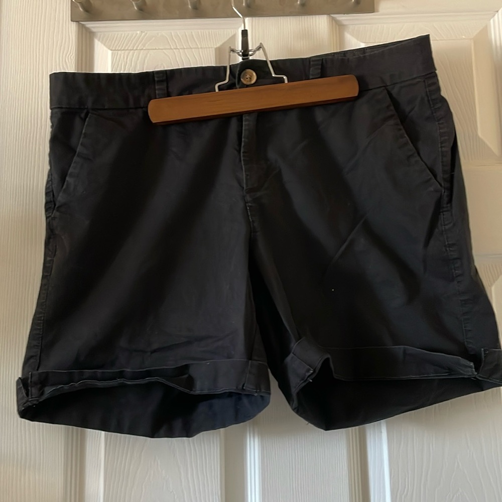 Old navy cotton blend mid rise shorts
